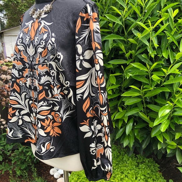 NWT Joie black patterned long sleeve blouse - Picture 4 of 7